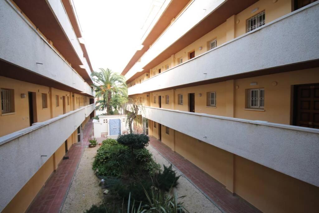 Apartamento Con Vistas Al Mar En Cambrils Bagian luar foto