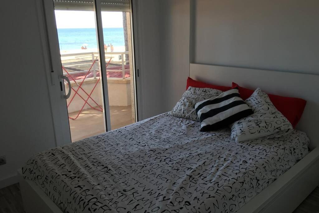 Apartamento Con Vistas Al Mar En Cambrils Bagian luar foto