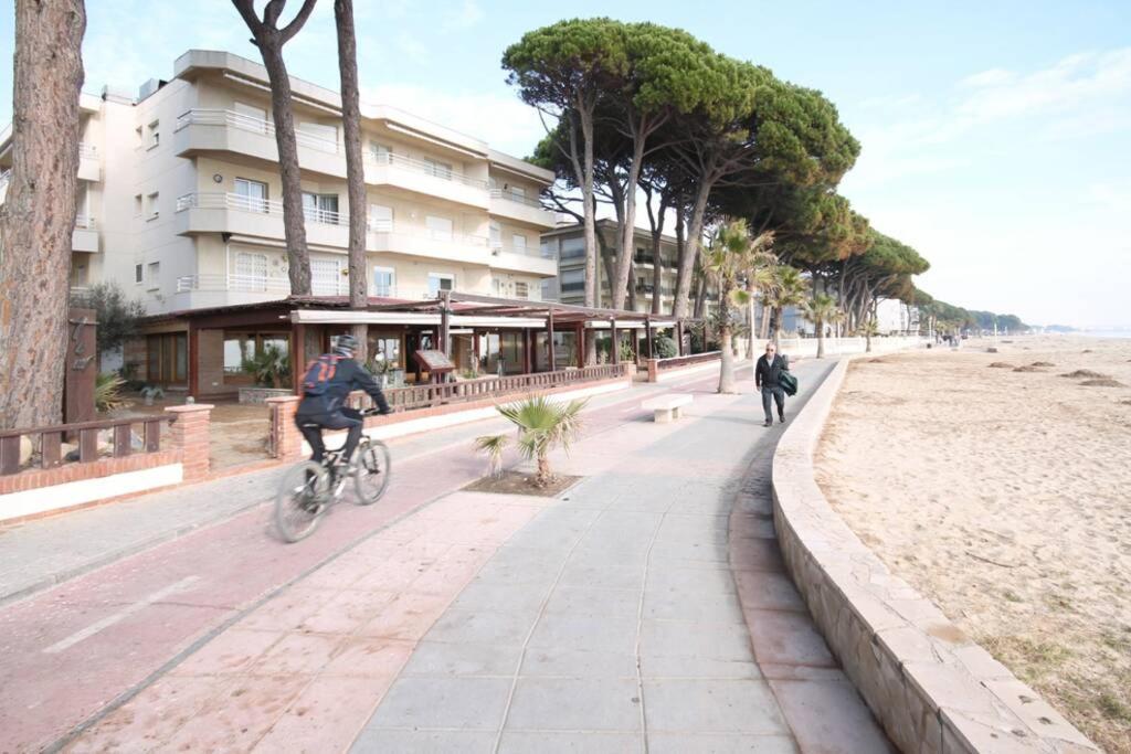 Apartamento Con Vistas Al Mar En Cambrils Bagian luar foto