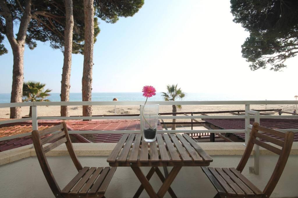 Apartamento Con Vistas Al Mar En Cambrils Bagian luar foto